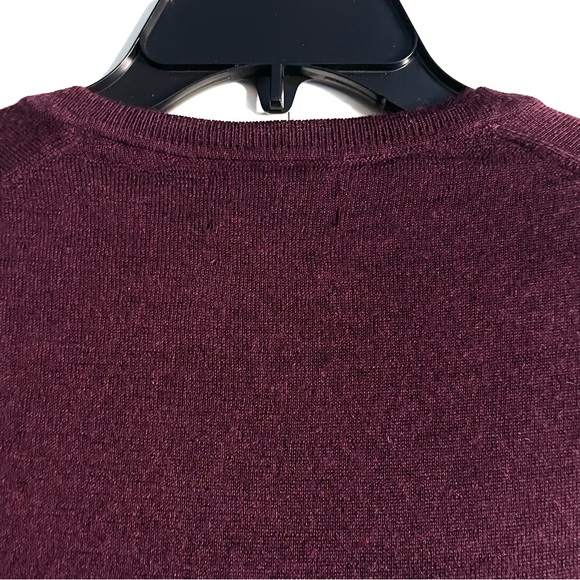 Polo Ralph Lauren Washable Wool Slim Fit V-Neck Sweater in Wine Size M EUC - Picture 13 of 16